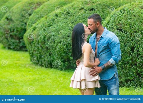 Mar 15, 2008 · una pareja de jovenes pillados en pelota en la playa 